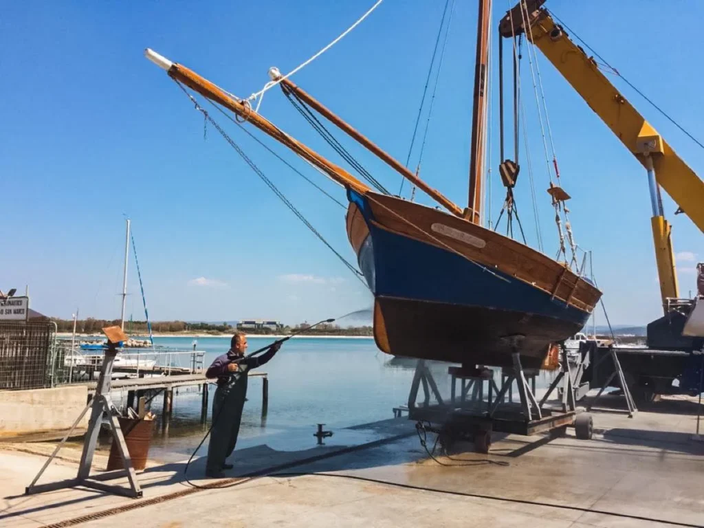 Cantiere nautico Marina di Fertilia